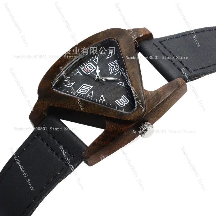 

2035 Треугольные цифровые часы с цветным деревянным циферблатом, толстые кожаные кварцевые часы Crazy Horse