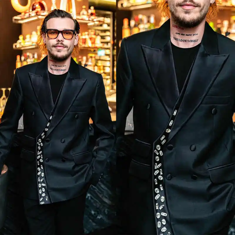 

Handsome Beads Wedding Tuxedo Tuxedos 2 Pcs Blazer Pants Double Breasted Formal Occasions Party Customized Ropa Hombre