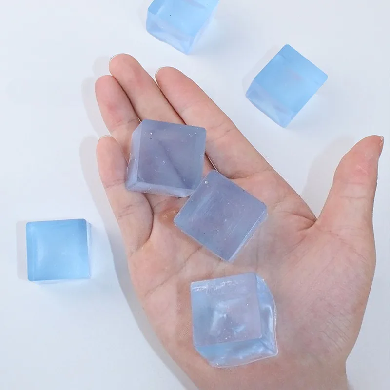Simpatico cubo di ghiaccio Squishy Spremere Giocattoli Rilasciare lo stress Trasparente Piccolo blocco di ghiaccio Agitarsi Giocattolo Mini Spremere Giocattolo Regali di Natale