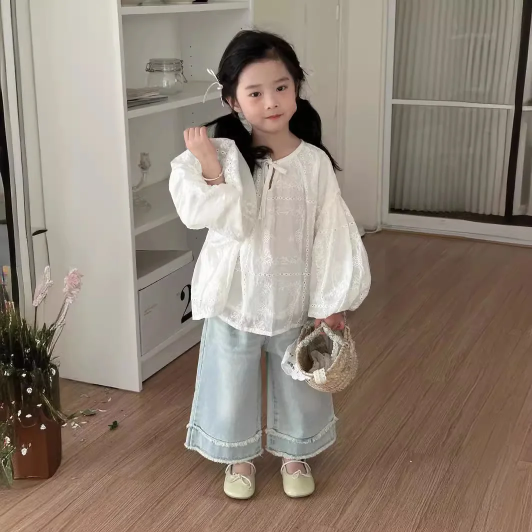 

Топ для маленьких девочек, новинка весны 2024 года, корейский стиль, кружевная жаккардовая рубашка для девочек с длинными рукавами и изображением кукол, модная рубашка с пышными рукавами, модные топы