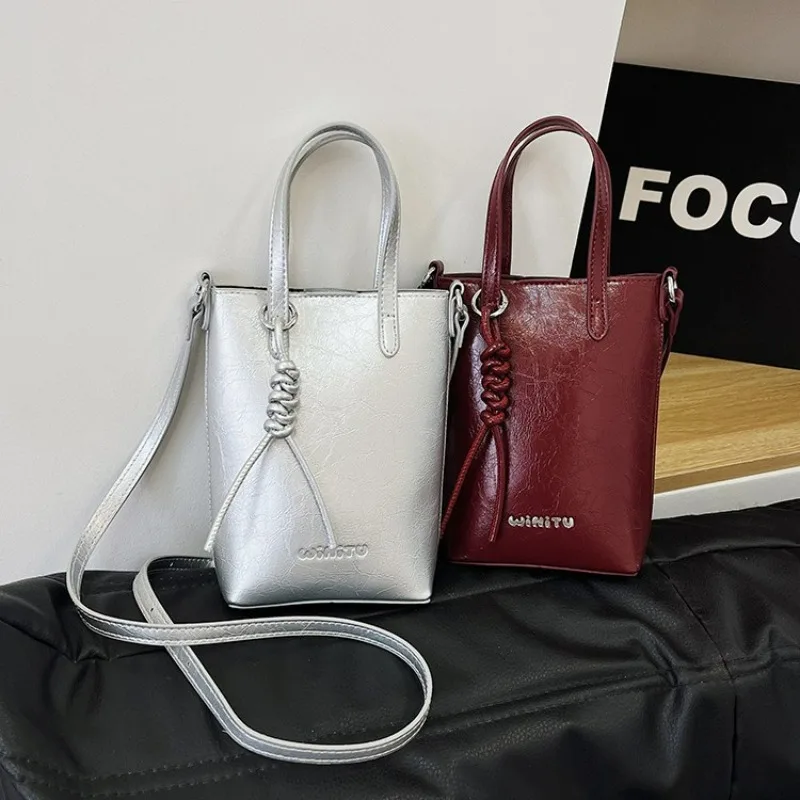 

2025New Women's Solid Color Trendy Fashion Bag Simple Shoulder Crossbody Commuter Phone Purse Stylish Lightweight Mini Ladies