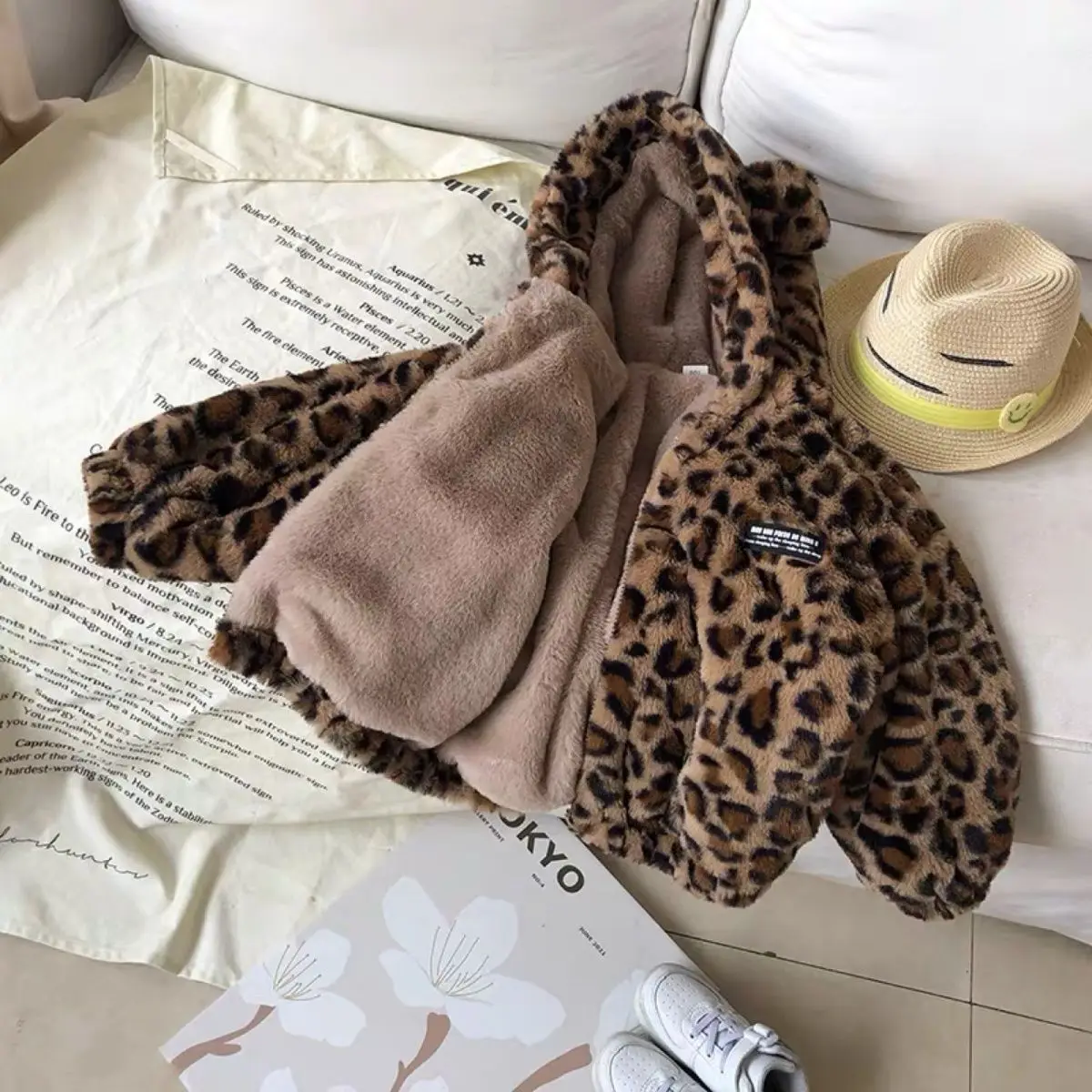 

Kids' Overcoat Autumn and Winter Clothing 2024 New Leopard Print Hooded Boys and Girls Fleece-lined Thickened Furry Sweater