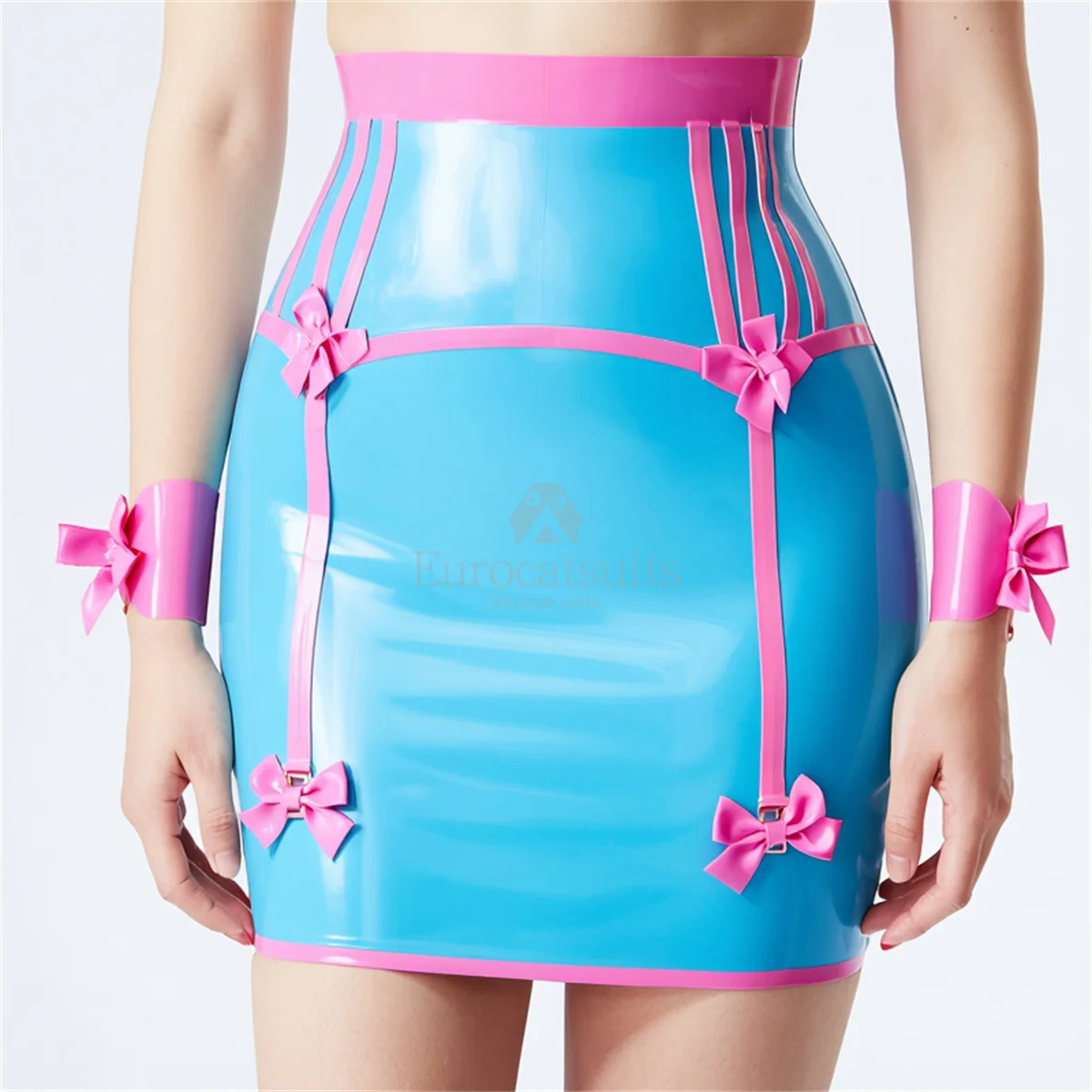 

Латексный комплект с юбкой-подвязкой и резиновыми элементами для женщин, цвета циан с ярко-розовыми бантиками и манжетами, костюм для косплея, ручная работа