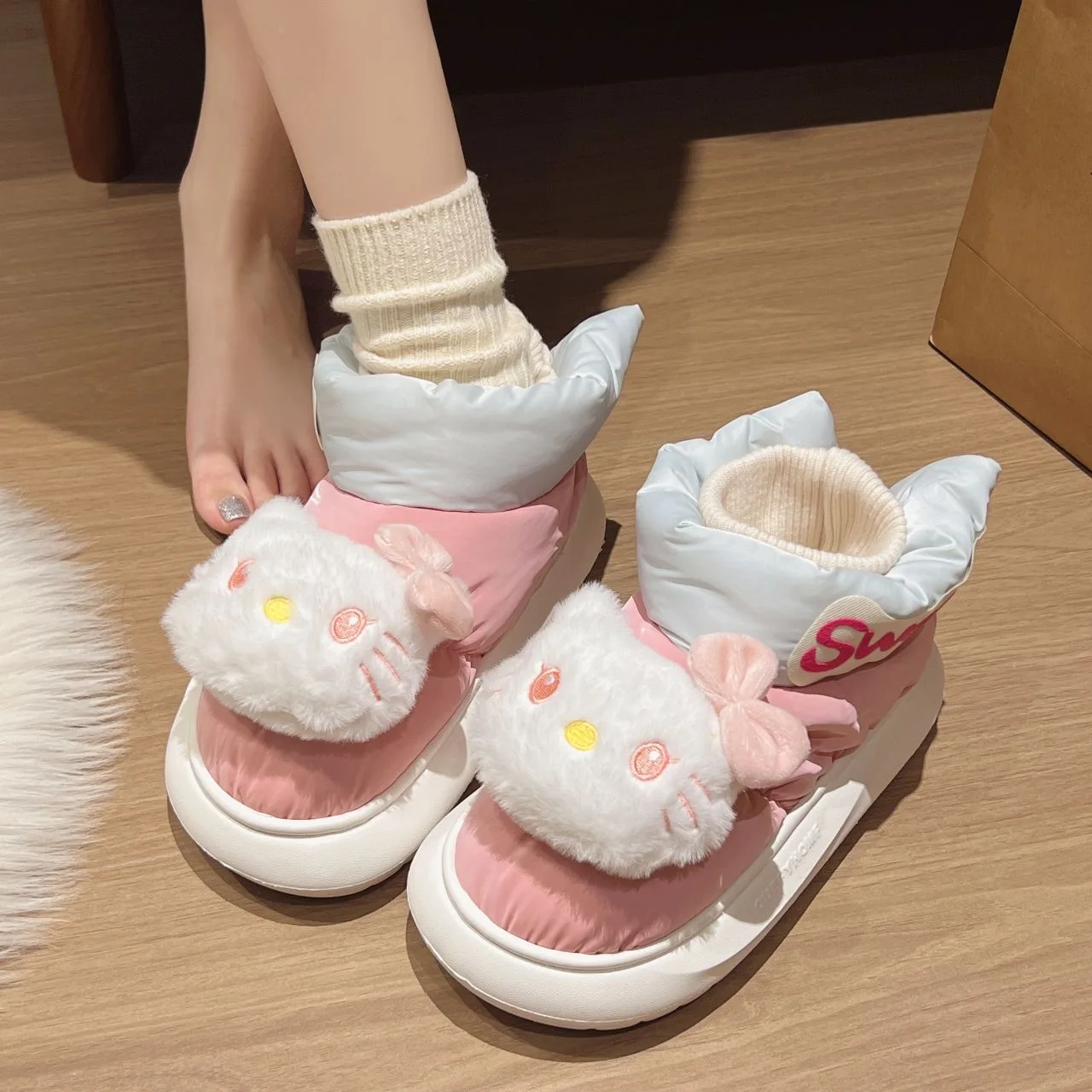 Cute Hello Kitty Cotton Shoes for Women in Winter, Thick soled and Velvet Short Boots, Anti slip and Personalized Snow Boots