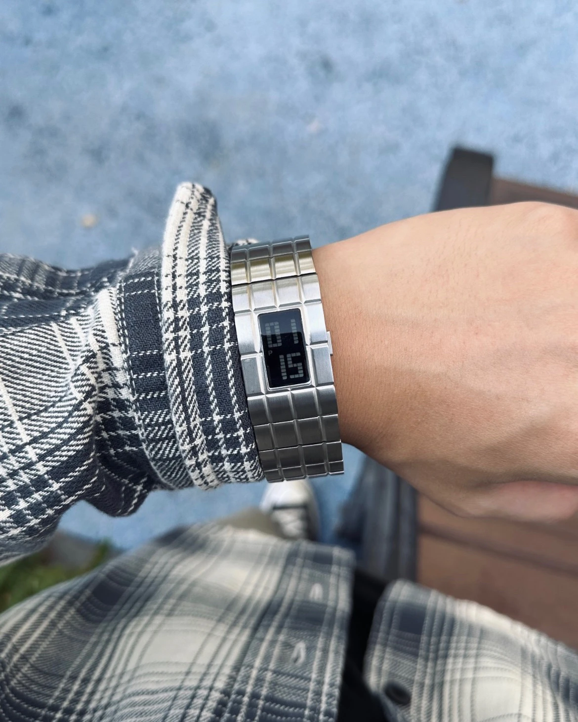 BENLYDESIGN L500 Rectangular 1970s Digital Watch, Stainless Steel Strap Chocolate Grid Design Perfect Watch Gift for Men & Women