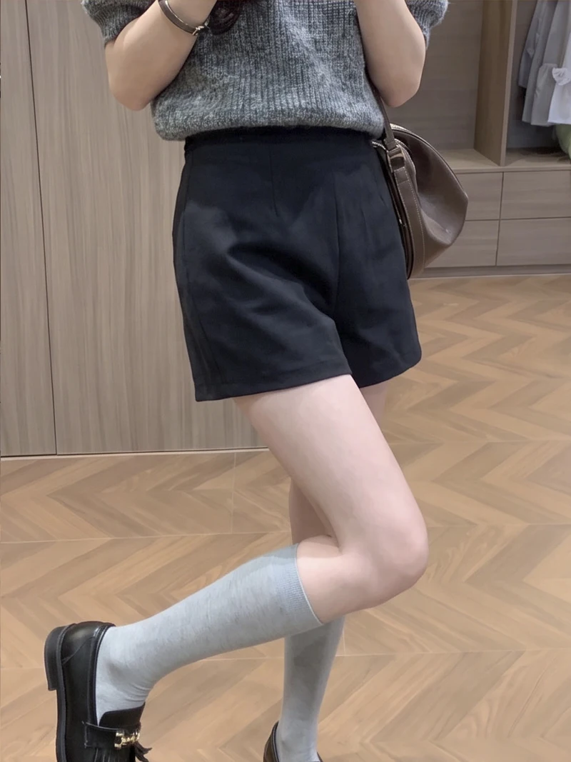 Solid Color 2026 Autumn and Winter New Minimalist High Waist Holiday Shorts Femininity Versatile Casual Fashion Short Pants