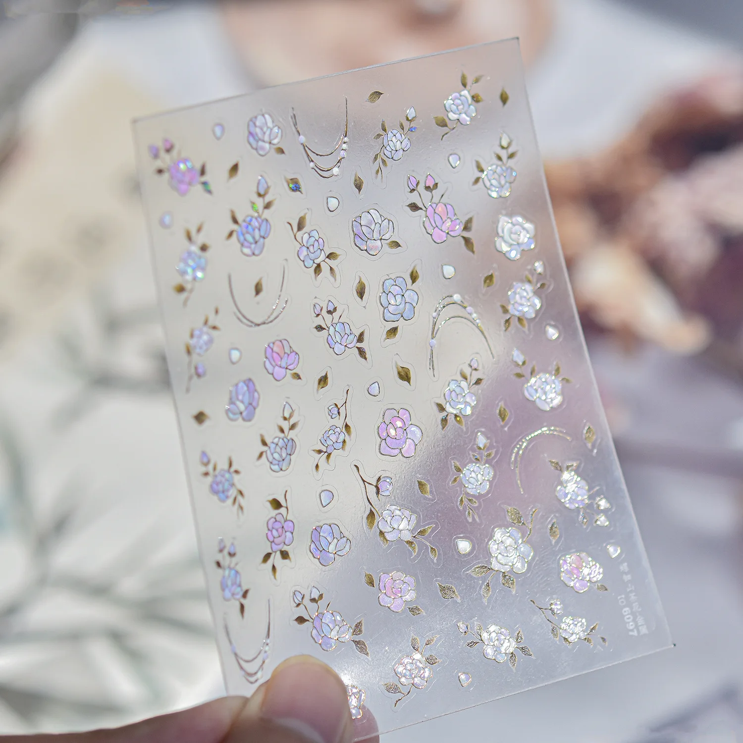 Blumen Lila Weiße Rose 5D Nagelaufkleber Blumenstrauß Schmetterling Kirschblüte Vogel Zweige Glitzerlinie Selbstklebende Nageldekoration