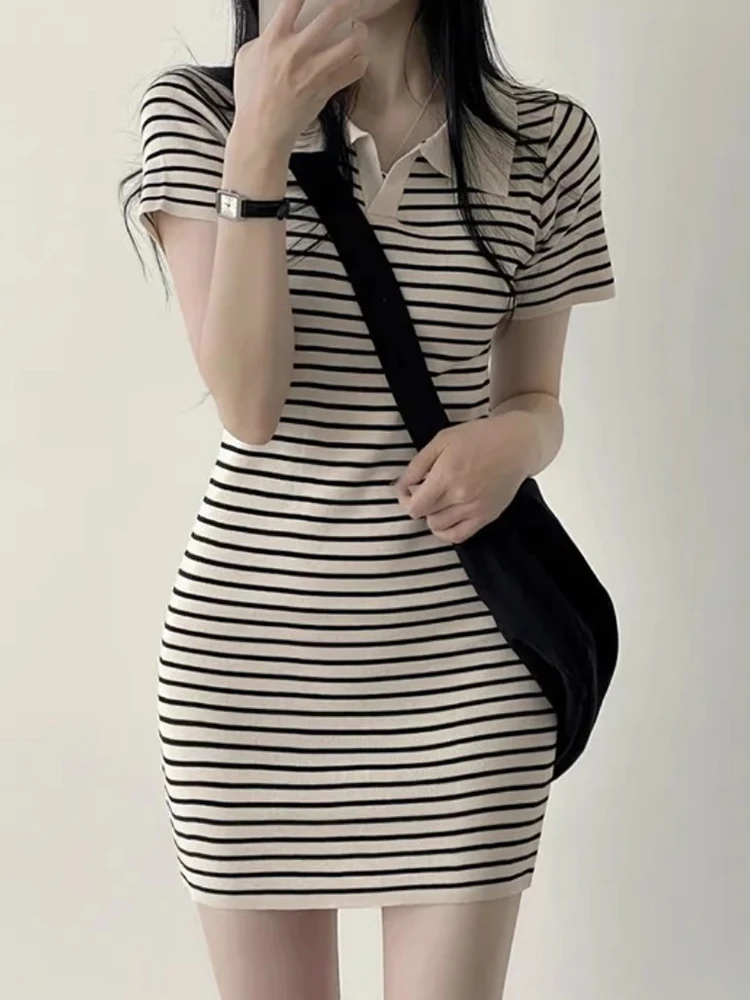 

Женская летняя классическая винтажная трикотажная футболка Slim Fit в полоску с высокой талией для повседневной носки