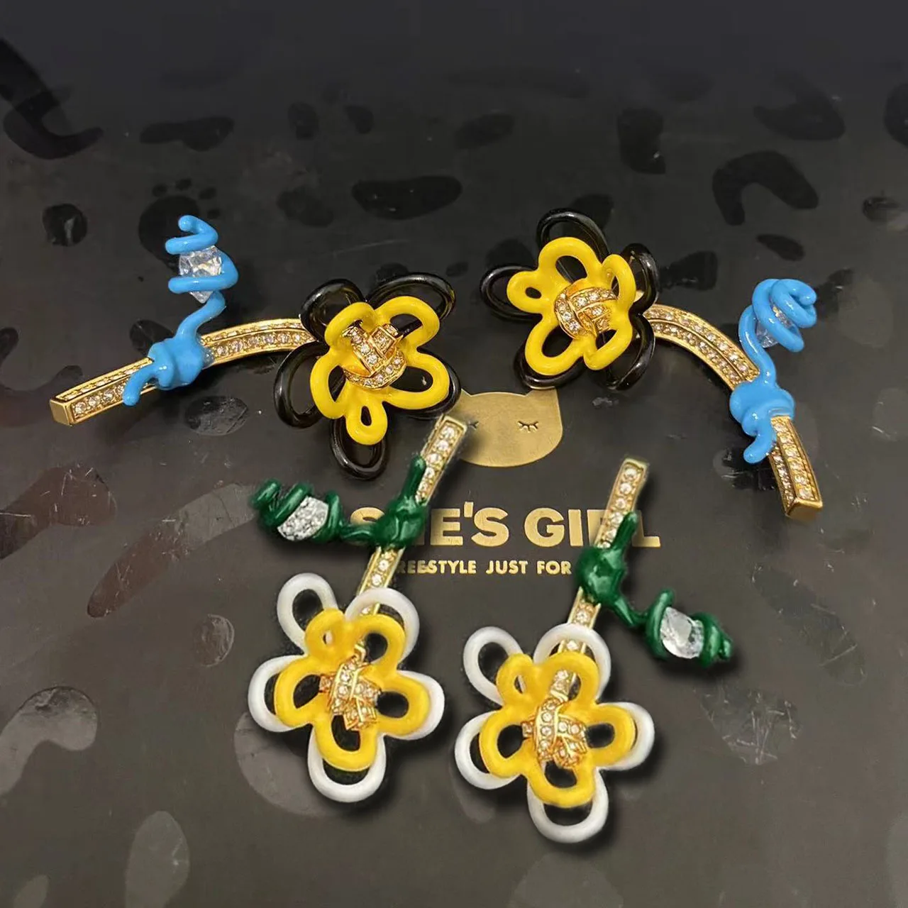 

Новые ювелирные изделия и аксессуары, модные стильные цветные серьги с капельками масла, инкрустированные цирконом и цветком для женских вечеринок и подарков