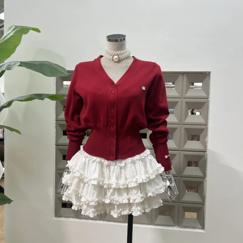 Setelan Tiga Potong: Rok Rajut Anti Tembus Pandang Model Fishbone Slim Fit Strap Cake Girl, Cardigan Berkerah V