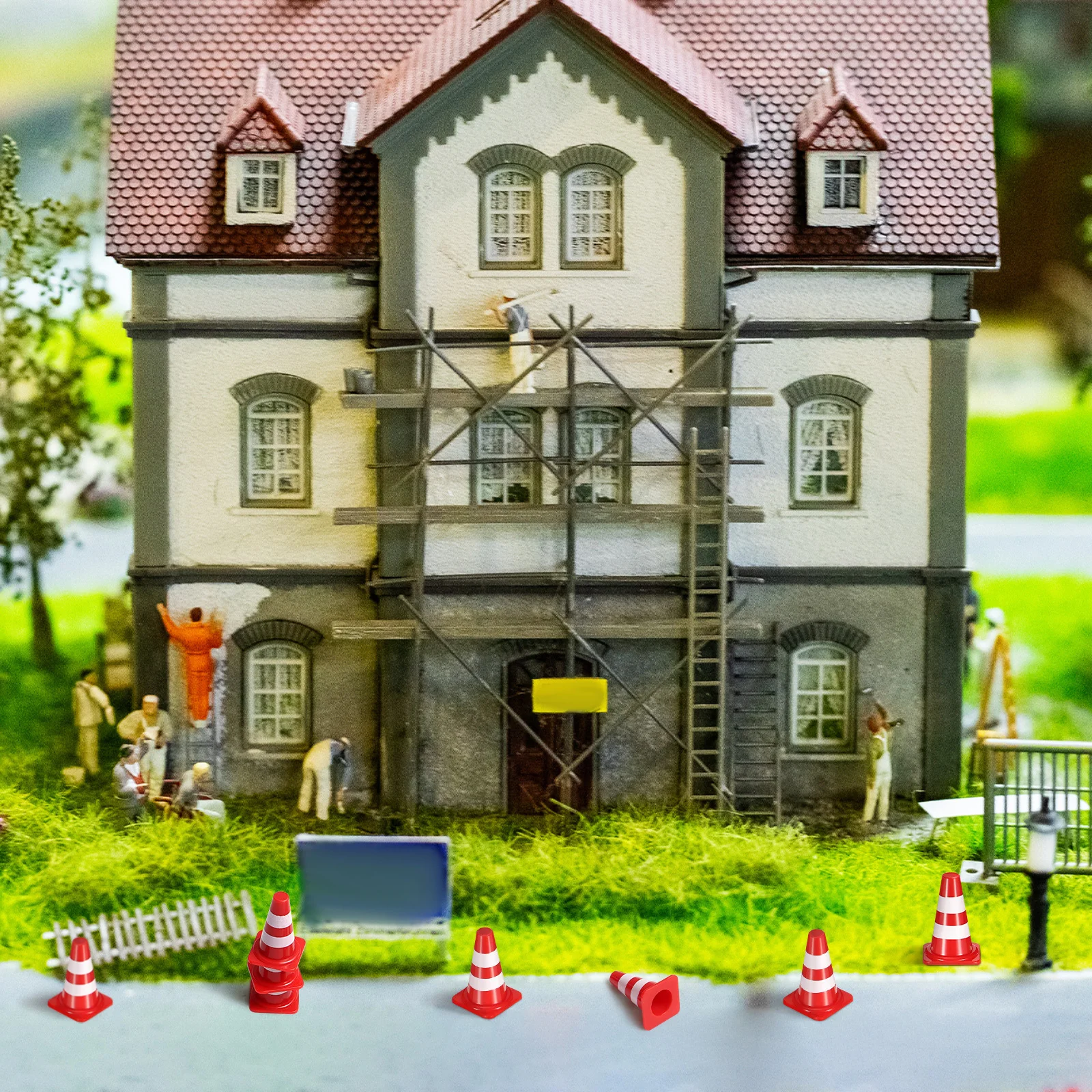 

50Pcs Road Knowledge Learning Mini Traffic Cones Plastic Safety Cones for Children Pretend Play Micro Landscape Decorations