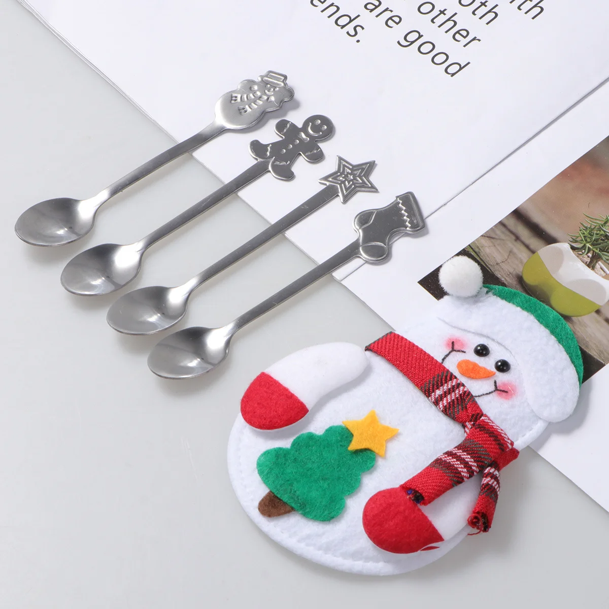 

5Pcs Stainless Steel Spoons and Packing Bag Golden Christmas Spoons Mirror Polished Smooth Surface Ideal for Home Office Coffee