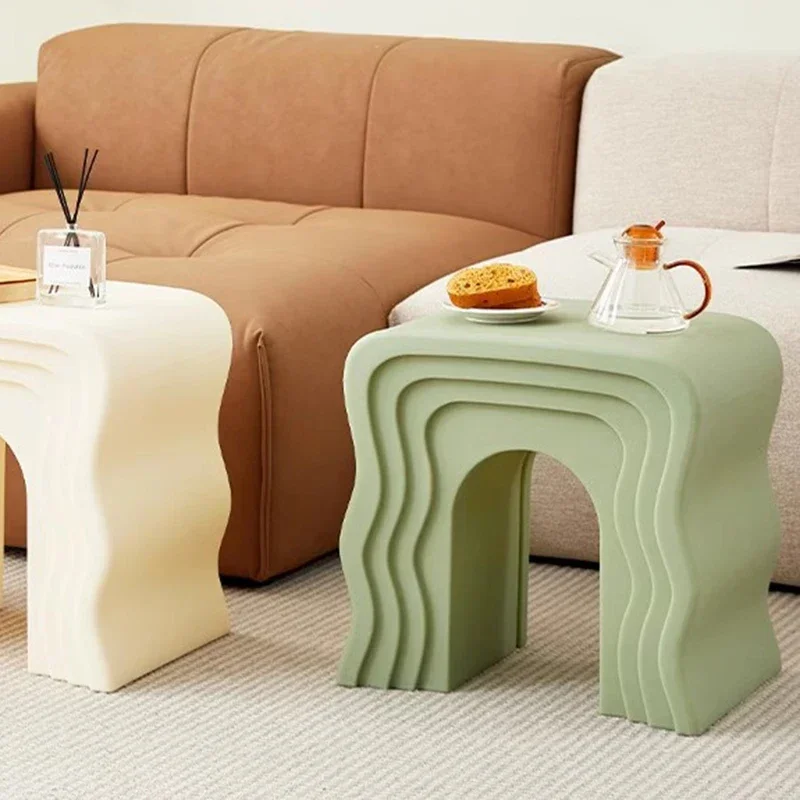 Tabourets en plastique au design minimaliste, confortables pour la coiffeuse, tabourets de chambre à coucher, meubles de maison nordiques de luxe, pouf Velluto LLDS