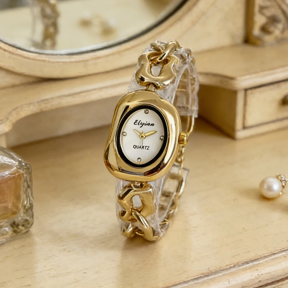 Student-Specific Women's Watch, Half-Moon-Shaped Quartz Bracelet Watch, Casual and Fashionable Style, Lightweight and Comfortable, Does Not Put Pressure on the Wrist