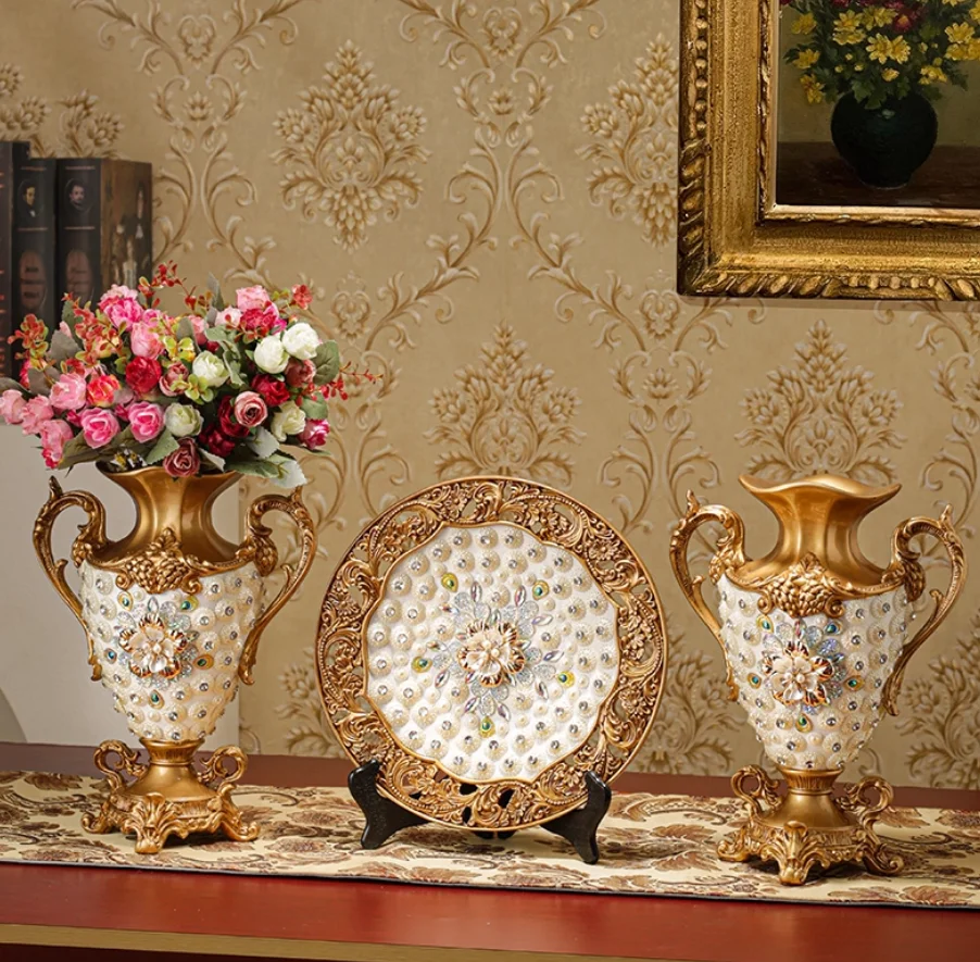 

European-style vase, living room floral arrangement, dried flowers, retro creative high-end luxury TV cabinet, entryway decor