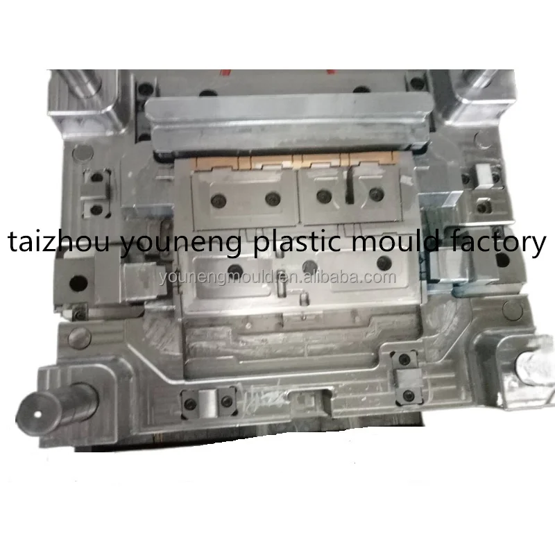 OEM Taizhou OE Scooter Body Kits Part Motorcycle Spare Kits Motorcycle Plastic Spare Parts Helmet Injection Mold