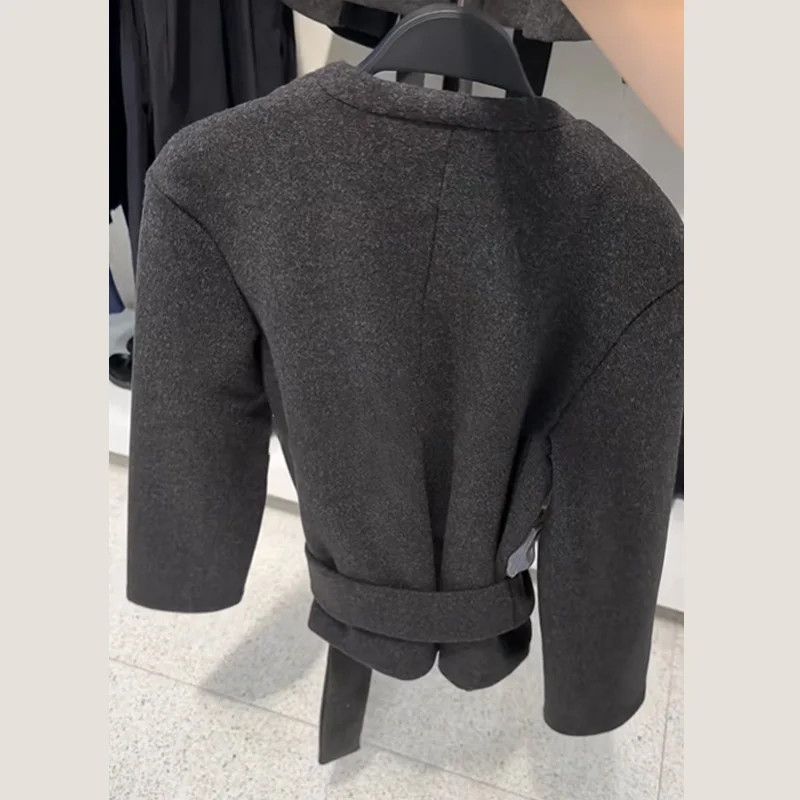 سترة نسائية عادية برقبة على شكل v مع حزام أنيقة فضفاضة الصلبة كم طويل الدانتيل يصل معاطف أسلوب بسيط 2025 الخريف الإناث ملابس خارجية