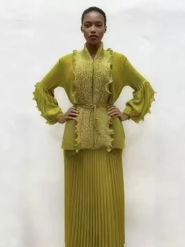 ชุดเซ็ตสองชิ้น เสื้อจีบพลีททรงหลวม กระโปรงจีบพลีท ดีไซน์หรูหรา งานหนัก คุณภาพสูง ชุดสูทใหม่ เสื้อผ้าผู้หญิง คอลเลคชั่นใหม่ ฤดูใบไม้ผลิและฤดูใบไม้ร่วง ปี 2025