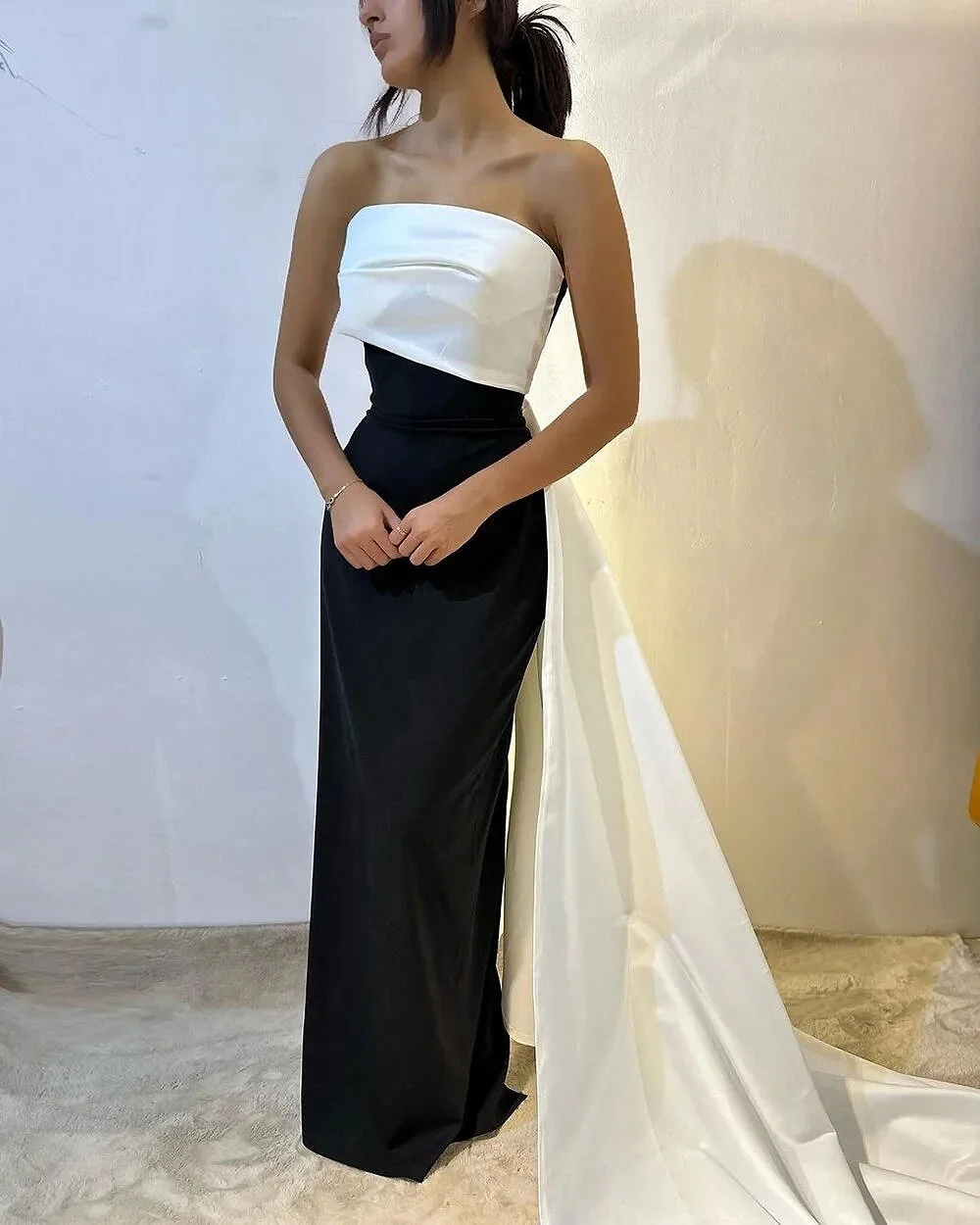 

Black and white Prom Dresses 2024 Customized Women Floor Length Strapless Sleeveless Tailing Special Occasion Satin Evening Gown