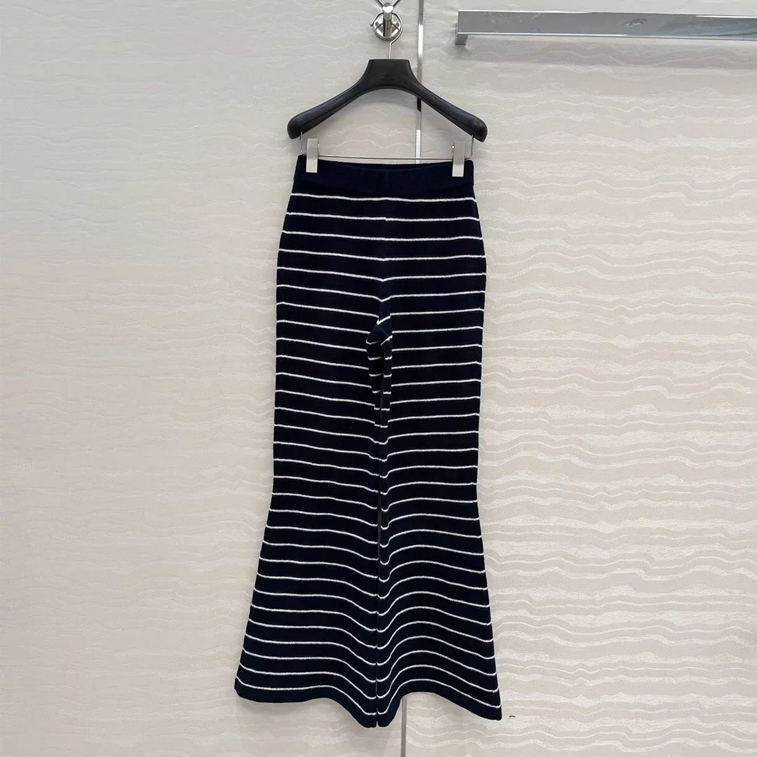 2026 新しい春のファッションネイビーカラーストライプ柄ニットフレアパンツ女性弾性ハイウエストヴィンテージズボン