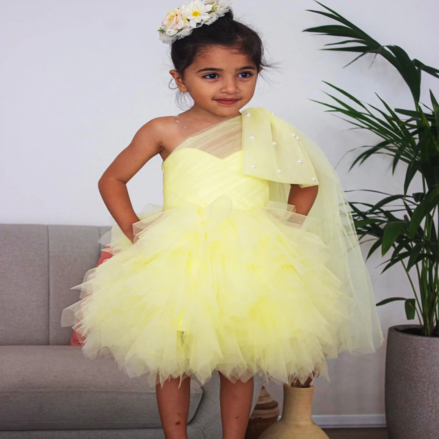 

2024 Light Yellow Pearls Flower Girl Dresses Ball Gown Tulle Little Girl Christmas Peageant Birthday Christening Tutu Dress Gown