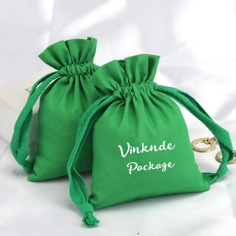 

Высококачественная зеленая хлопковая муслиновая сумка для подарочной упаковки ювелирных изделий с персонализированным логотипом, модная косметичка для ухода за кожей от пыли, хлопковая сумка на шнурке