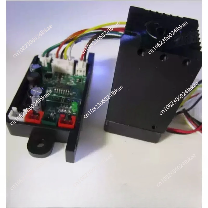 

Высококачественная лазерная головка RGB сценический светильник с регулируемым фокусом 200 МВт 532 нм зеленый лазерный модуль с TTL DC 12 В