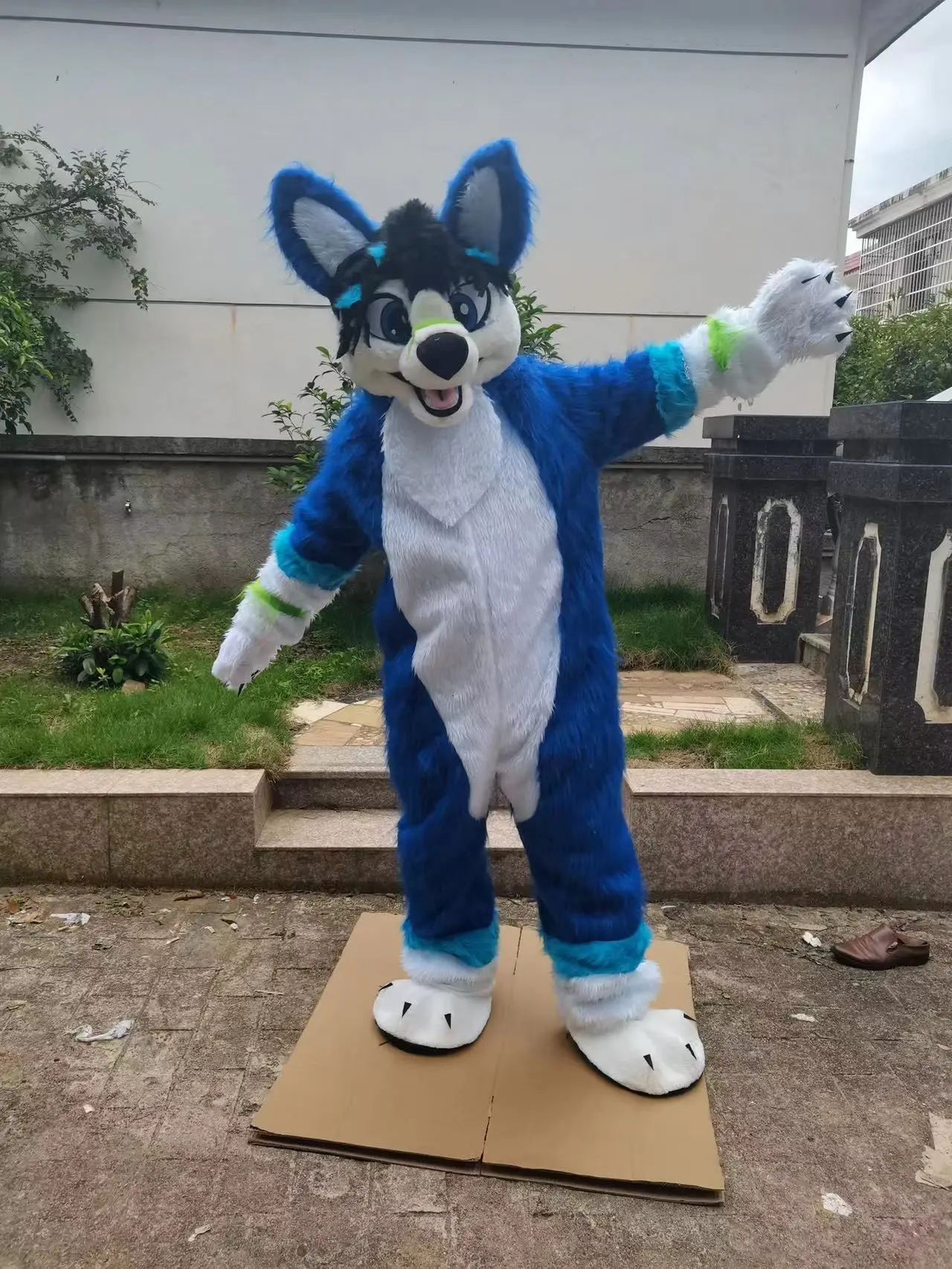 Long Fur Furry Blue Wolf Husky Dog Fox Fursuit Mascot Costume Adult Cartoon Character Halloween Carnival Fancy Party