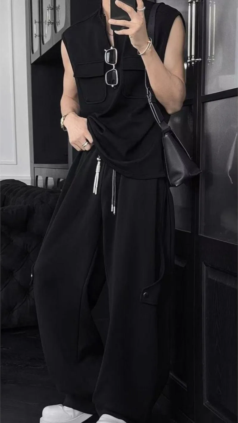 

Men's Summer New Arrival Fashionable Breathable Casual Suit High End Feel Minimalist Solid Color Vest Pants Two Piece Set