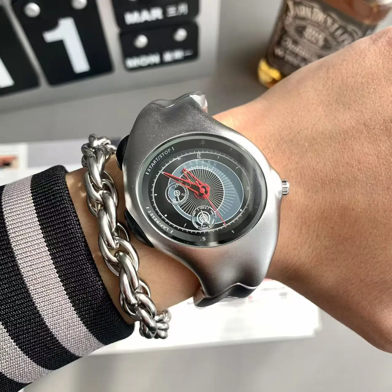 ساعة كائن فضائي للرجال والنساء، موضة إبداعية، تذوب عتيق، تصميم متخصص، إحساس عالي للألفية #1