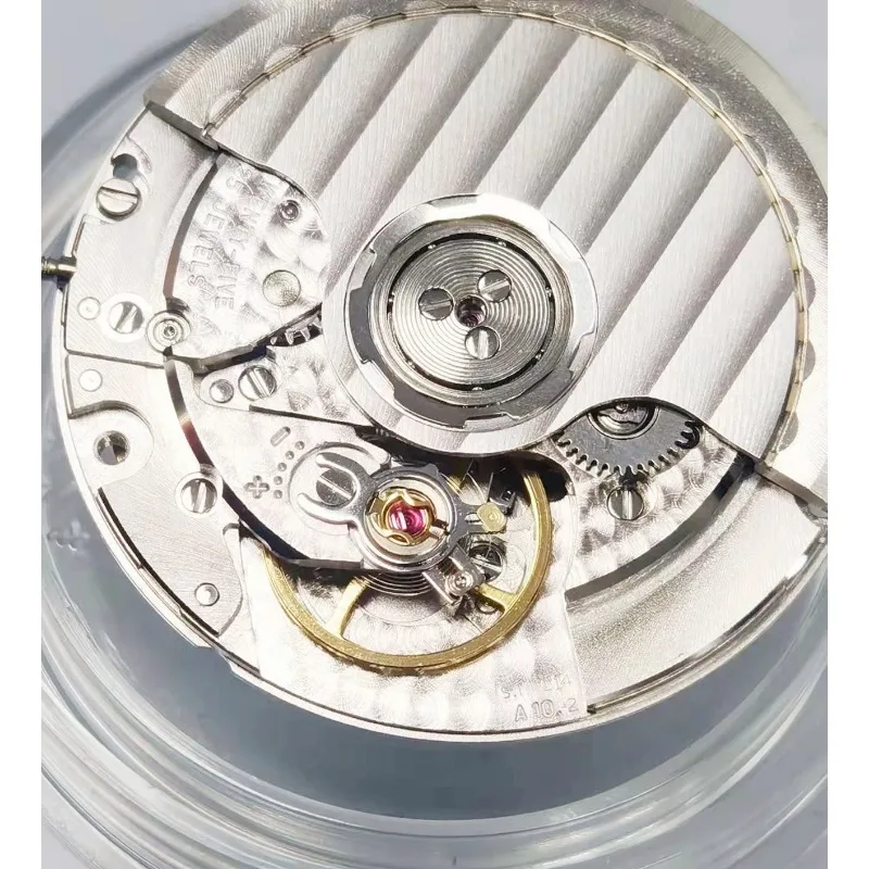 ملحقات حركة الساعة لـ A10 بثلاثة أيدي تقويم واحد سويسري أصلي حركة جديدة محفورة باللون الأبيض