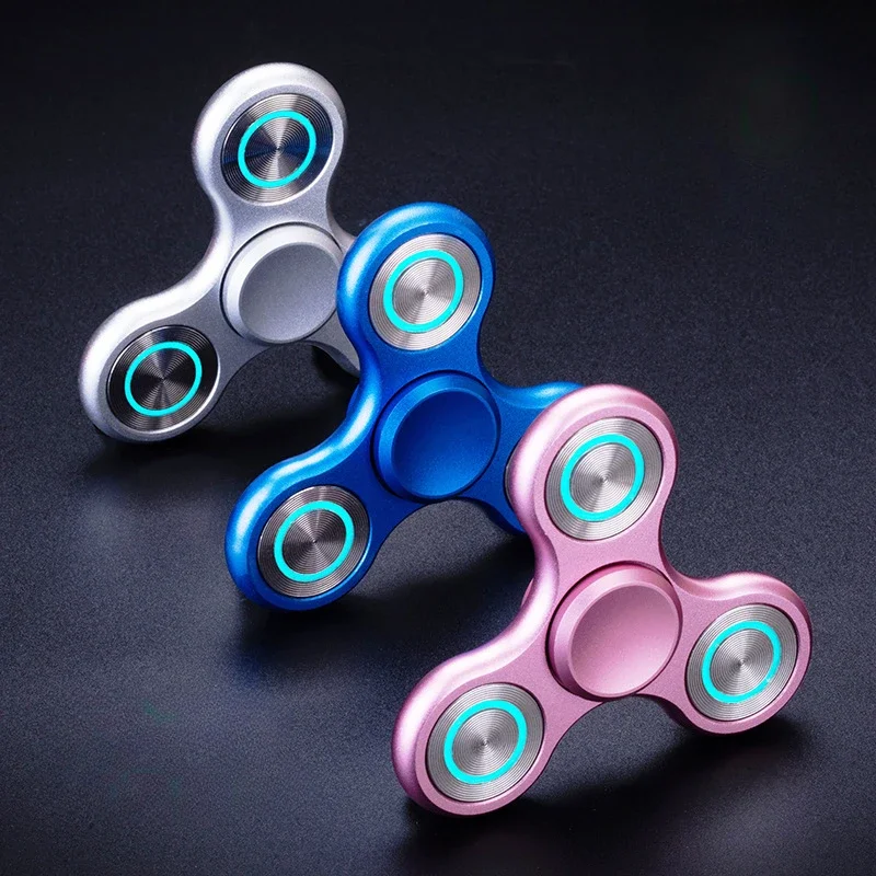 Luminous Hand Fidget Spinner โลหะเรืองแสง Spinning Top Tip EDC บรรเทาความเครียดบรรเทาลดของเล่นป้องกันความวิตกกังวลสําหรับเด็ก