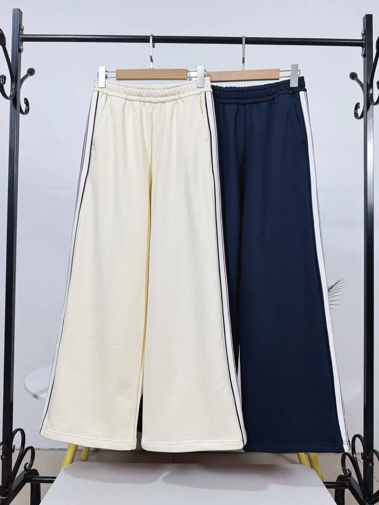 Hochgeschnittene Weite Hose mit Farbblockdesign, Elastischem Bund, Lässige Modehose, Asymmetrisches Design, Lange Hose für den Alltag