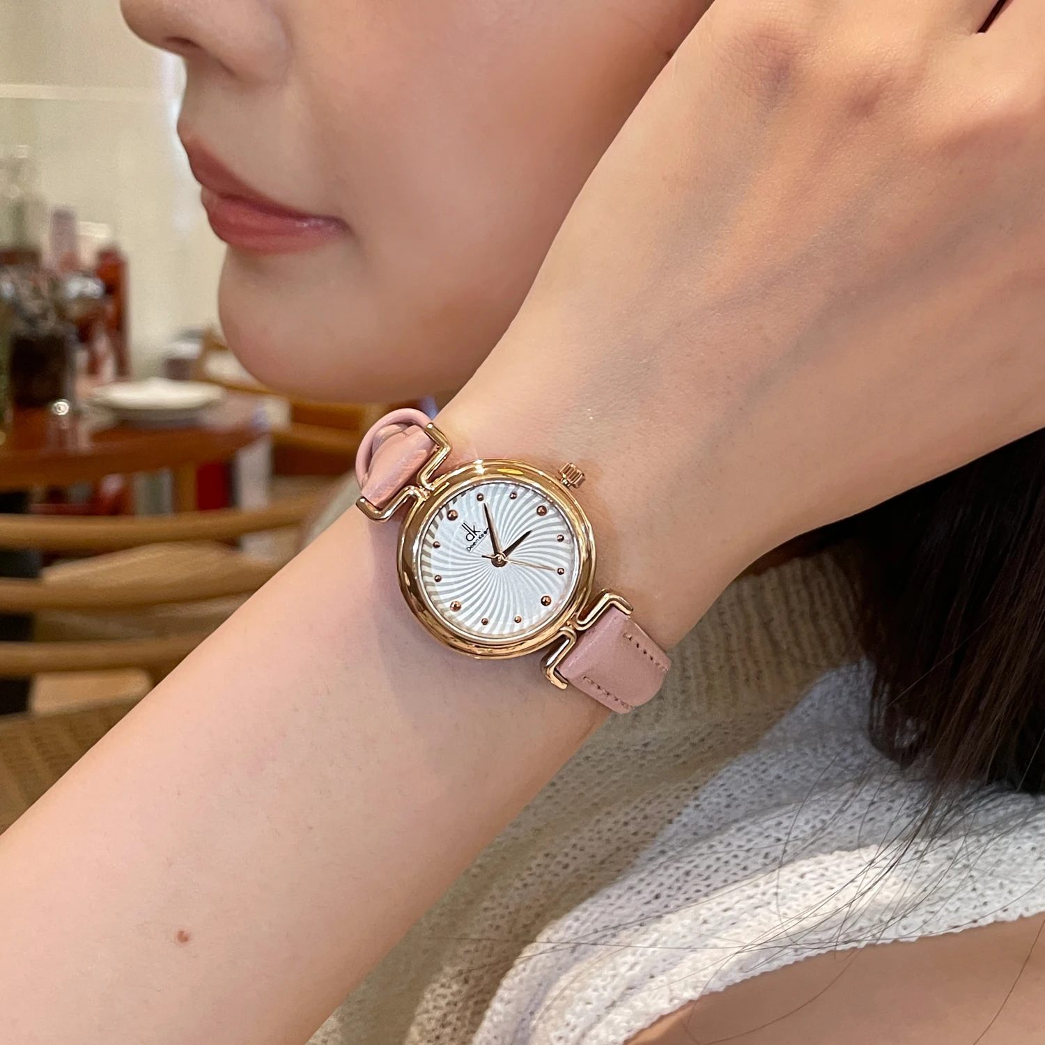 Relógio feminino vintage com m - Luxury Watch Leather Strap avaliação e preço