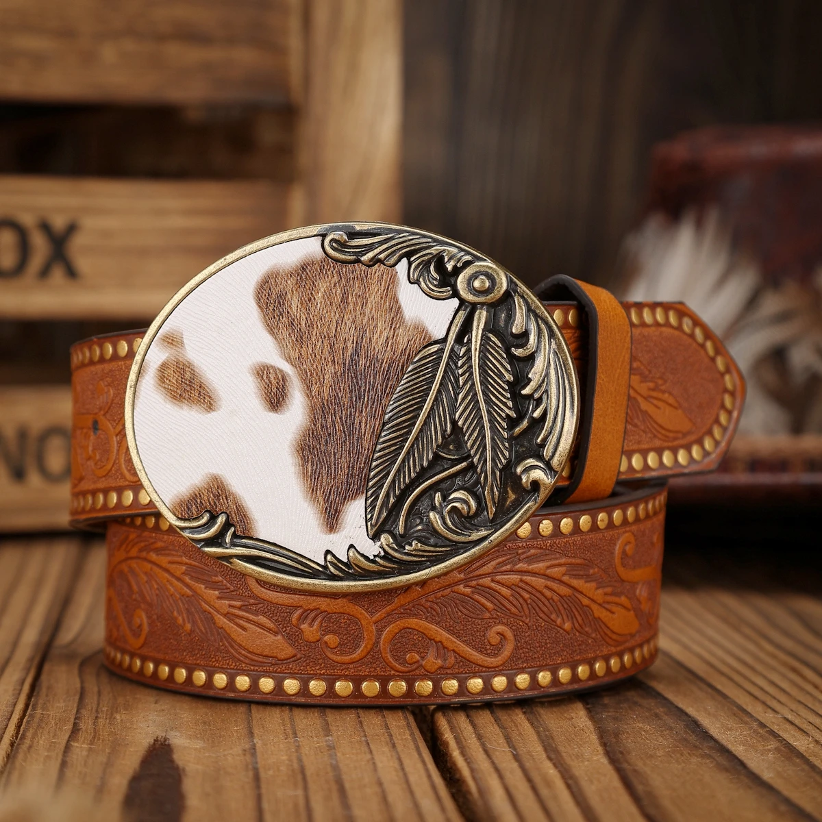 حزام PU بإبزيم على الطراز الغربي مناسب لكل من الرجال والنساء، وحزام كاجوال فريد من نوعه (مع أظافر مثقوبة)