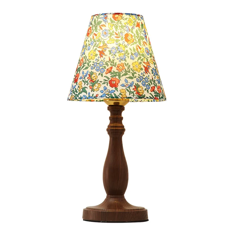 

Medieval style bedroom desk lamp romantic floral lampshade warm atmosphere American retro solid wood bedside night light