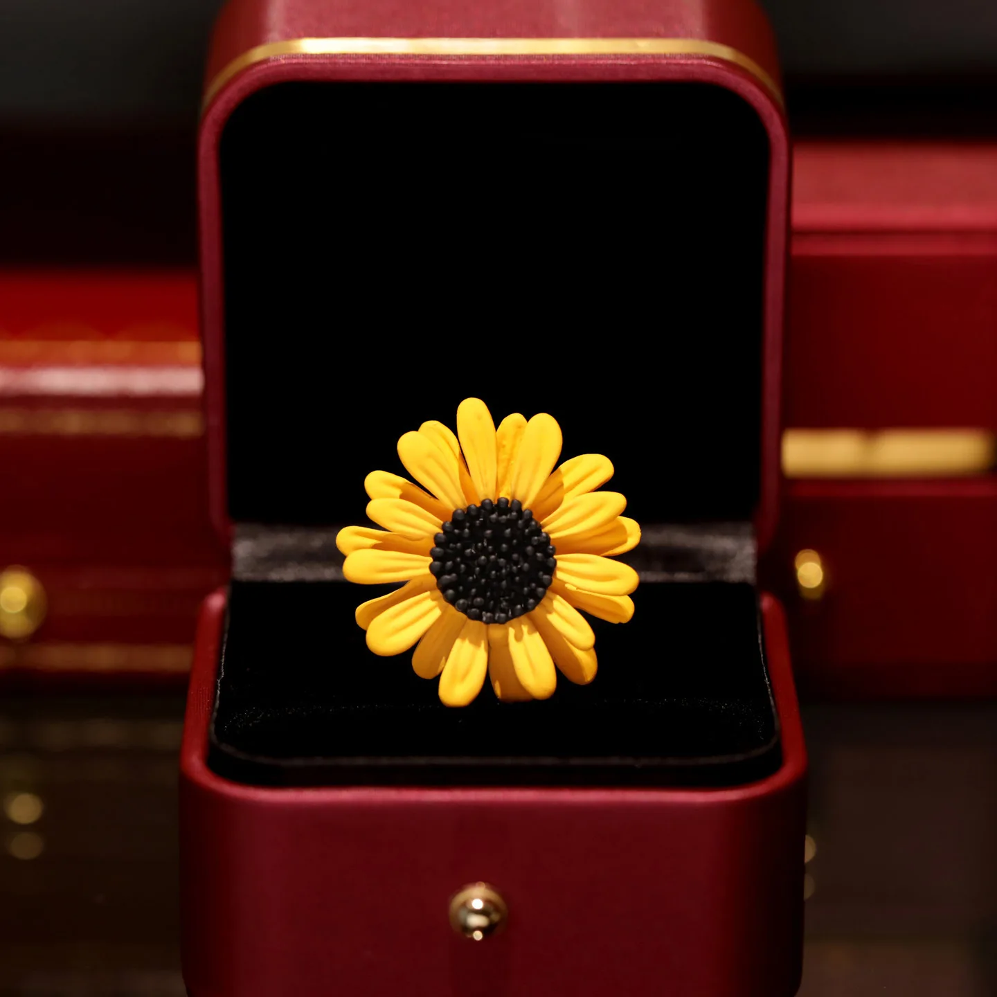 Brooch for Women, Small Daisy Collar Pin, Sunflower Collar Anti-exposure Safety Pin, Clothing Decoration Pin