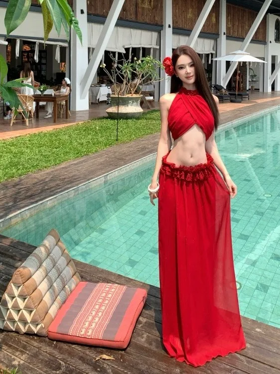 

Stunning Red Cross-Neck Holiday Set Women's Sexy Floral Long Skirt Two-Piece Suit Short Sleeveless Top Slim-Fit Summer Fashion