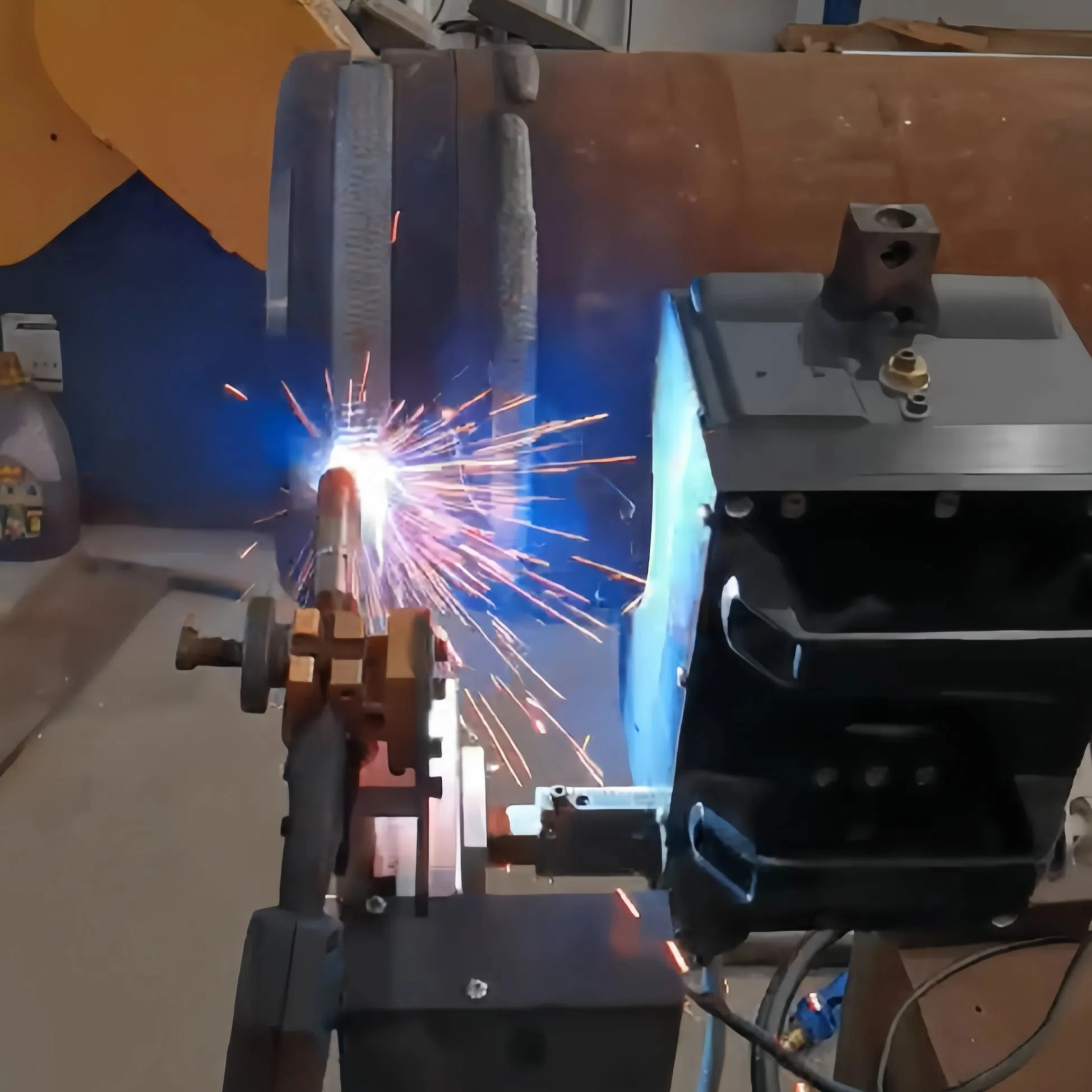 Convenient to Install Welding Equipment Automatic Pipe-Welding Machine Welding Carriage Welding Tractor for Alloy Steel Welder
