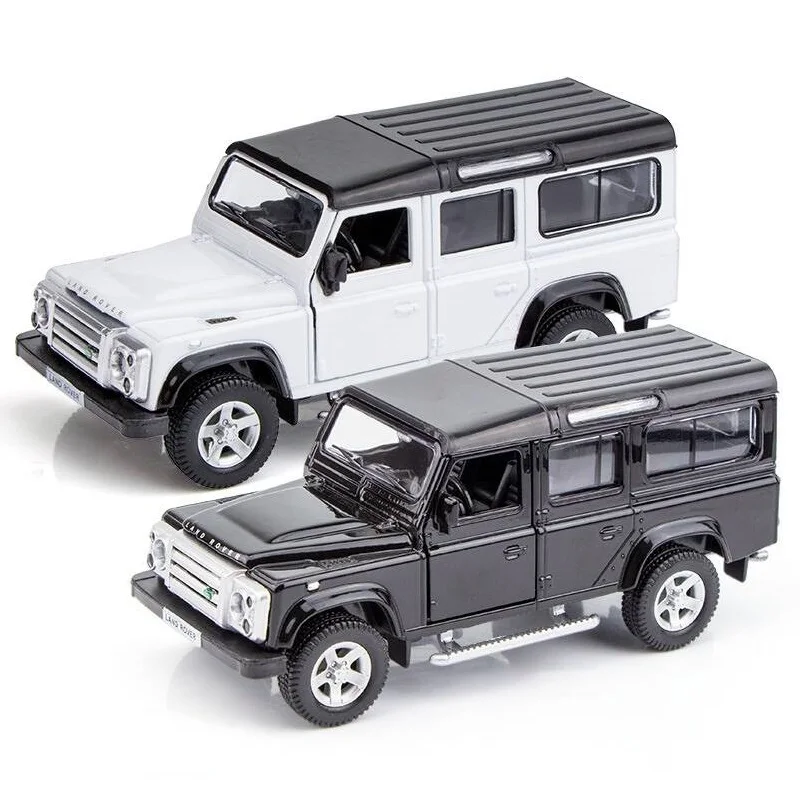Simulación Diecast y vehículo de juguete Land Rover Defender SUV todoterreno grande RMZ city 1:36 coche en miniatura de aleación extraíble y puertas abiertas