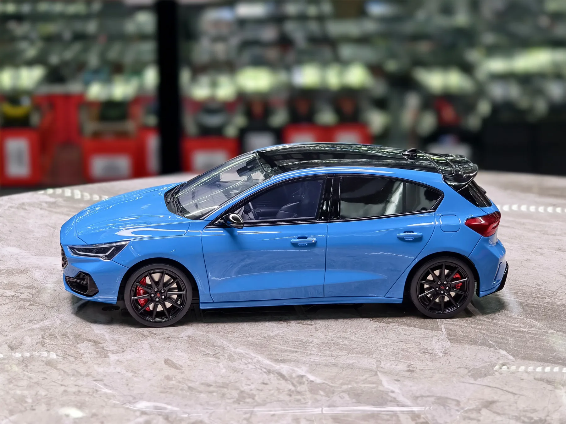OTTO 1:18 التركيز ST EDITION AZURE 2024 محاكاة طبعة محدودة الراتنج معدن ثابت سيارة لعبة مجسمة هدية #3
