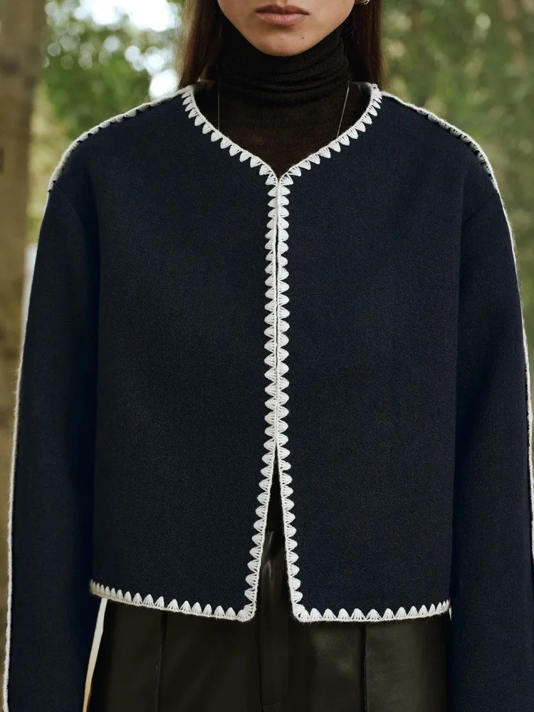 Freeacy 2026 ربيع جديد المرأة اقتصاص سترة الأزرق الداكن الأبيض صدفي خياطة المتضخم سترة الرجعية غير رسمية سترة معطف