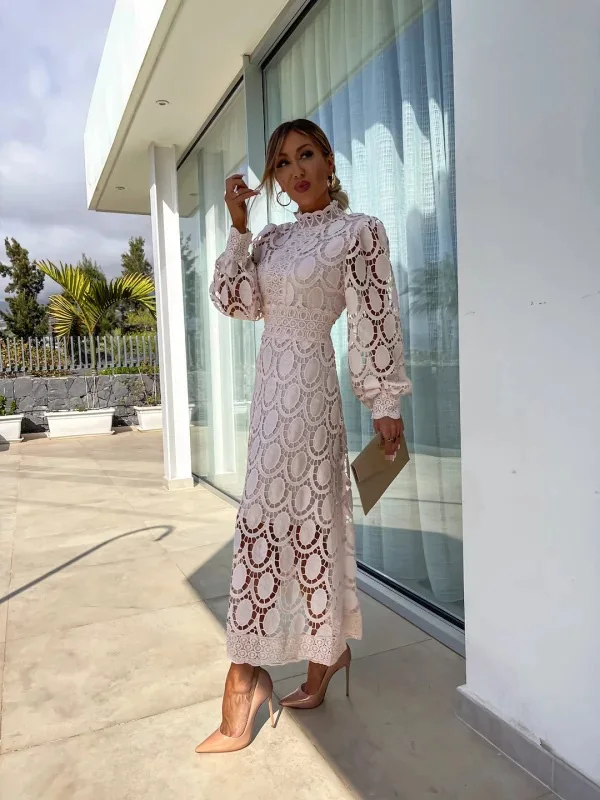 Spring New French Lace Standing Neck Bubble Sleeves Wrapped Waist for Slimming Dress, Elegant European and American Long Dress