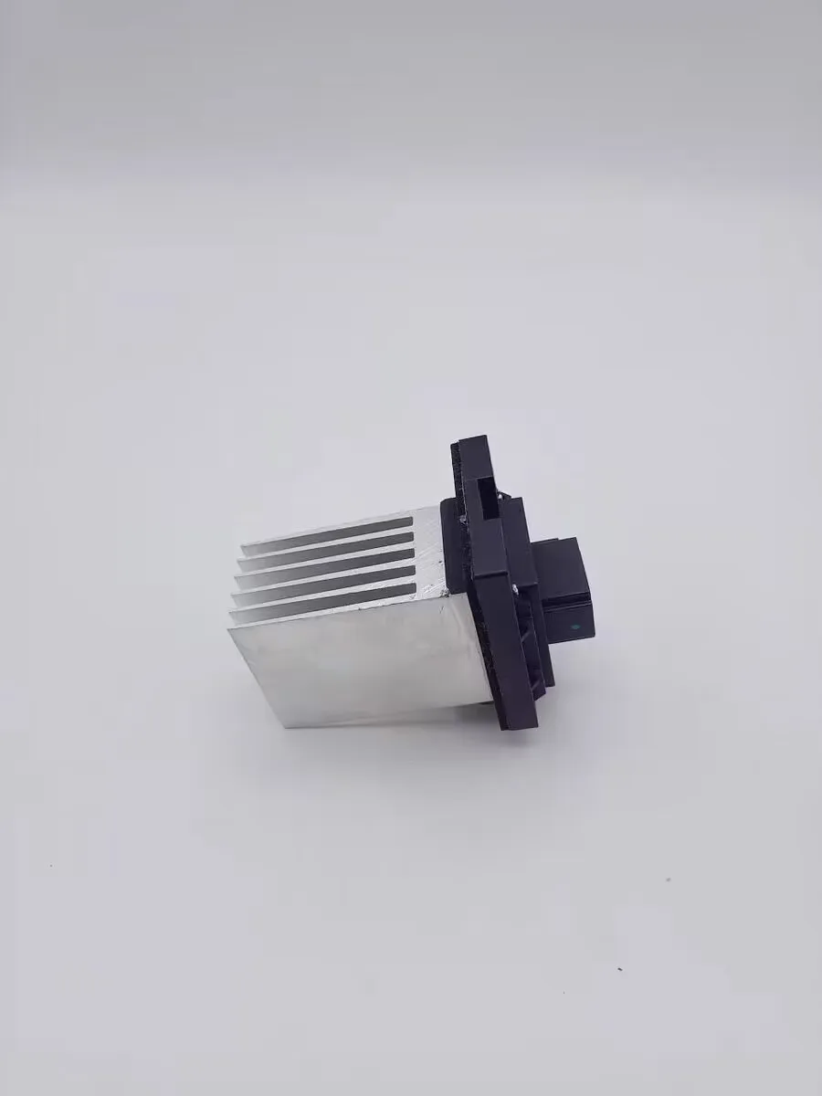 

Оригинальный резистор регулирования скорости вентилятора для SAIC MAXUS G10/T60 C00027281