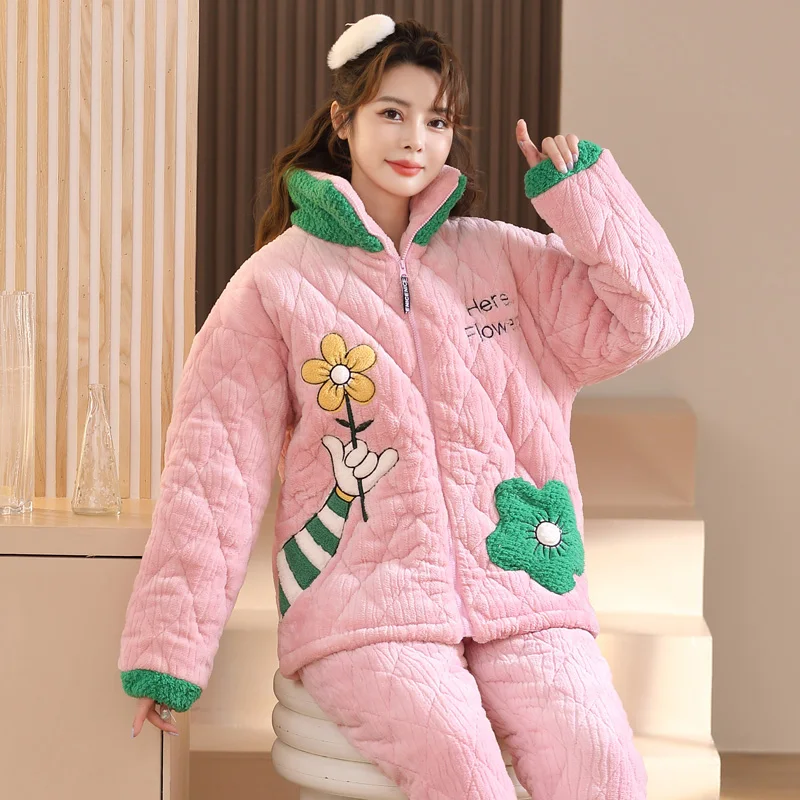 

Модные пижамные комплекты для женщин: атласный топ на бретельках с кружевной отделкой и шорты для девичника – сексуальные, элегантные, красивые, женственные, унисекс