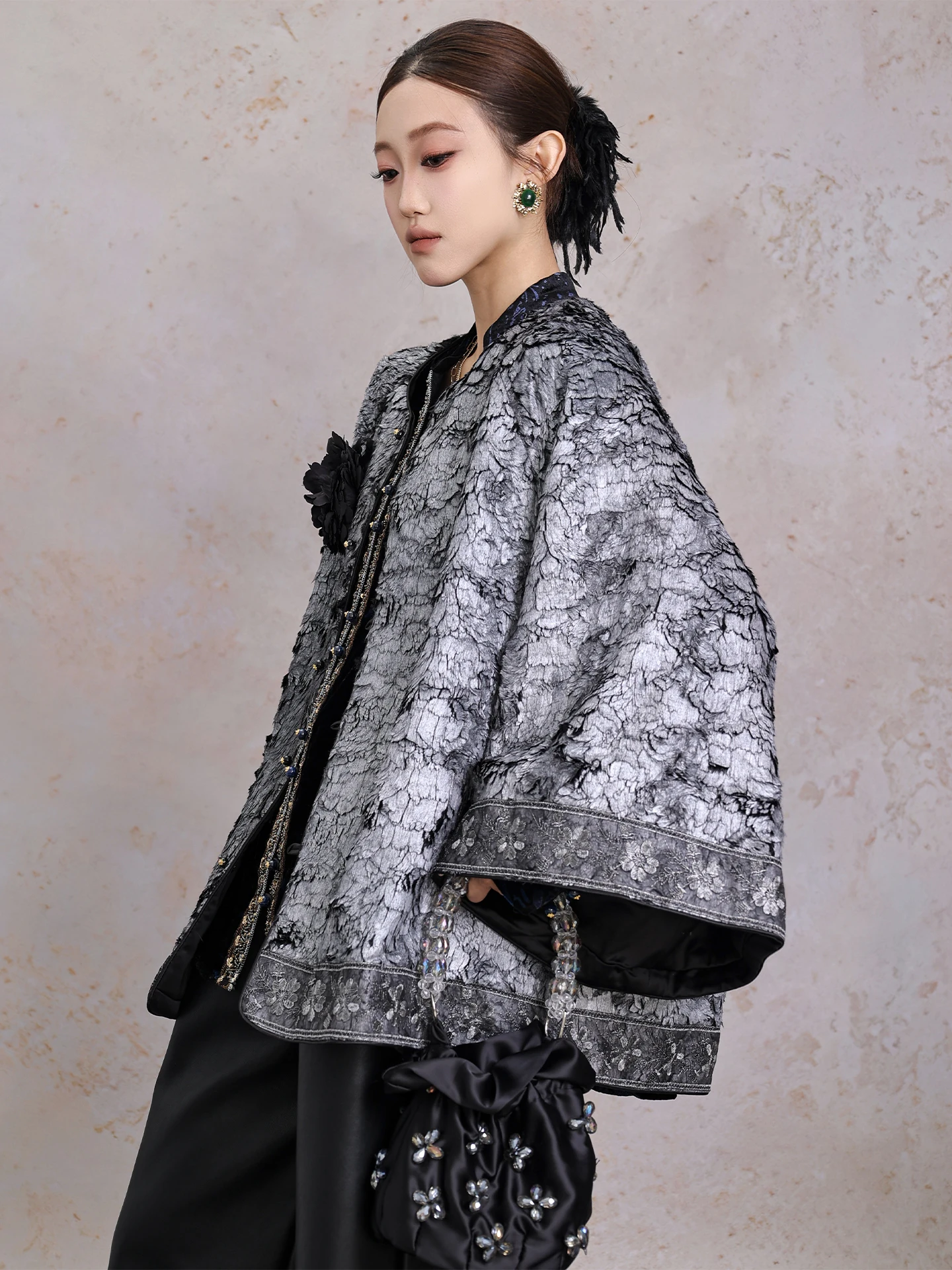 

Экологичная Зимняя Куртка Из Искусственного Меха С Золотым Декором Для Женщин, Оригинальный Дизайн, Свободный Крой, Длинный Рукав, Новинка В Китайском Стиле