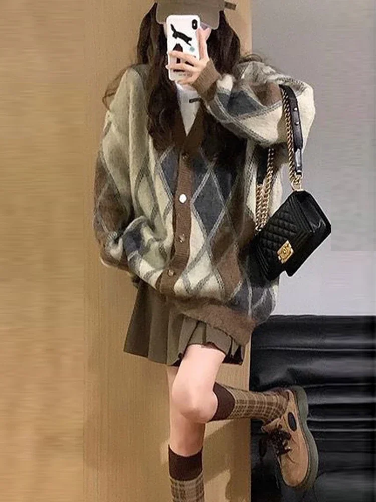 女性用プレッピーニットカーディガン、ヴィンテージアーガイル、女性用ニットセーター、Vネック、ボタンカーディガン、ルーズソフトトップス、レディースコート、秋冬