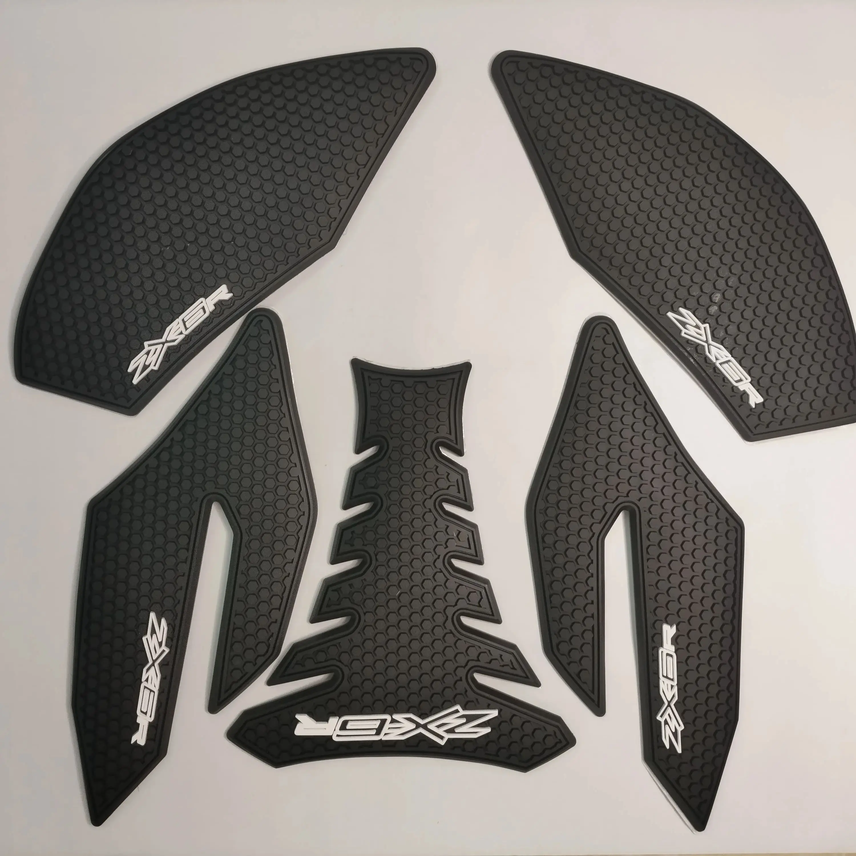 

For Kawasaki ZX6R motorcycle fuel tank anti slip fishbone stickers, fuel tank protection stickers, moto body sticker decoration