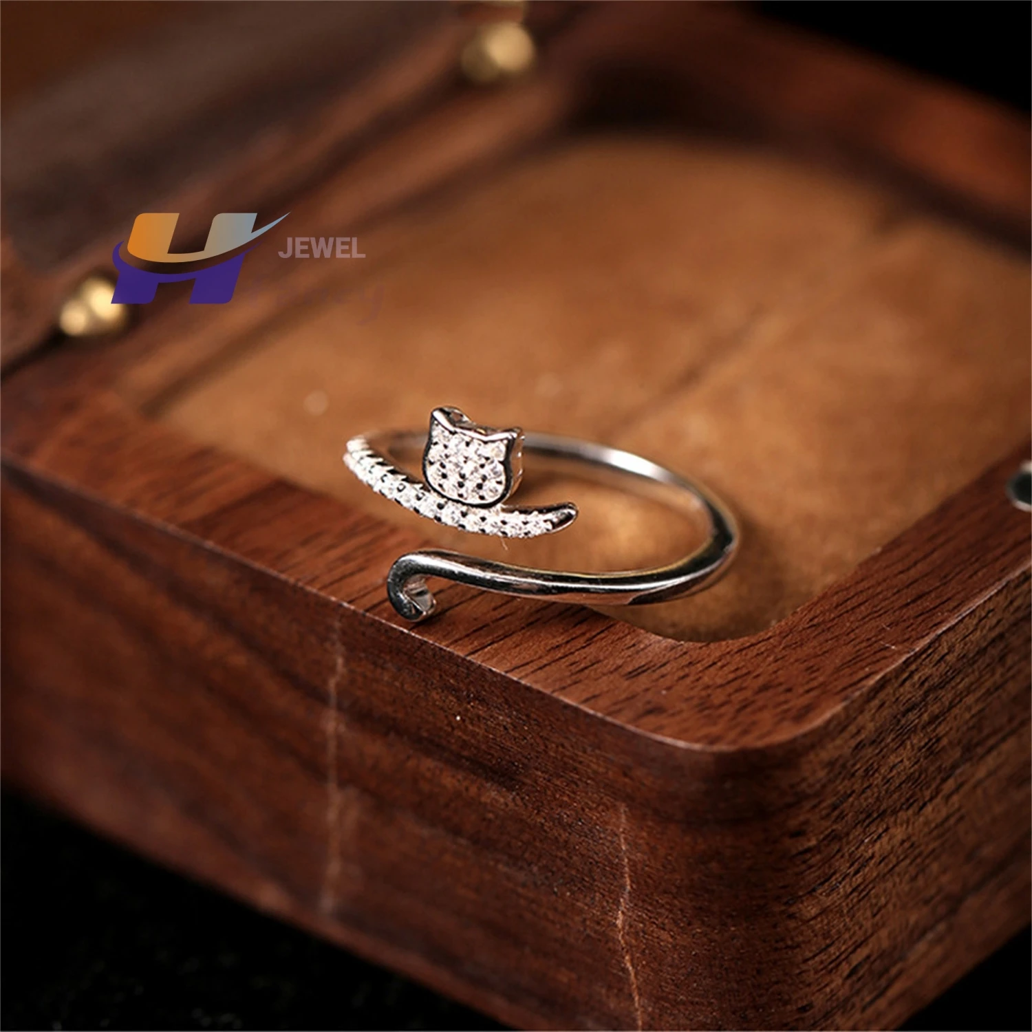 Whimsical Kitten Ring with Shiny Zircon, Delicate Animal Shape Stackable Ring for Women Teen, Lightweight Charm Ring Daily Wear