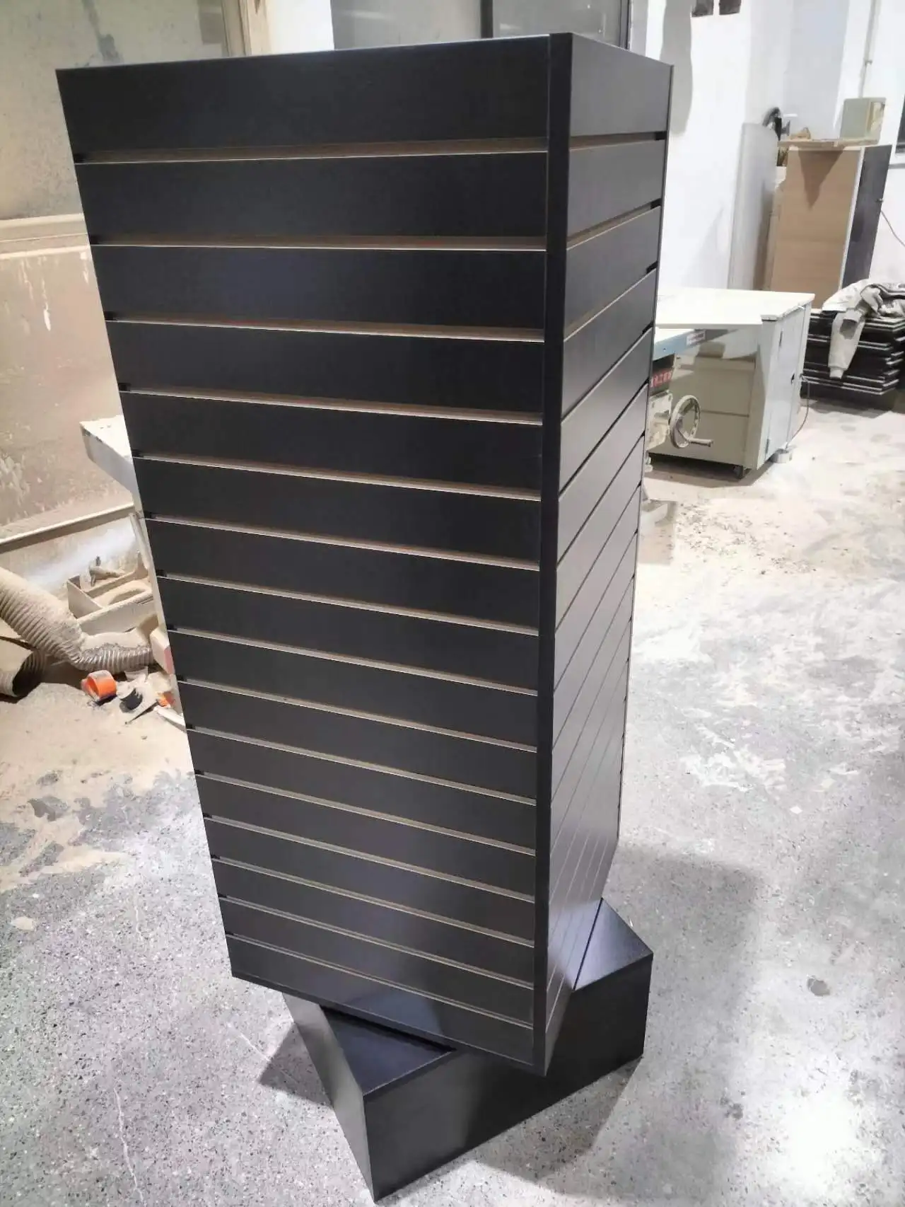 Custom.HIKUYA MDF Slatwall Display Stand Rotatable Slatwall Display - Warna Hitam